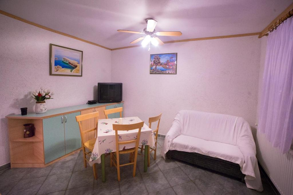 Apartmani Fuza Rab Супетарска-Драга Экстерьер фото
