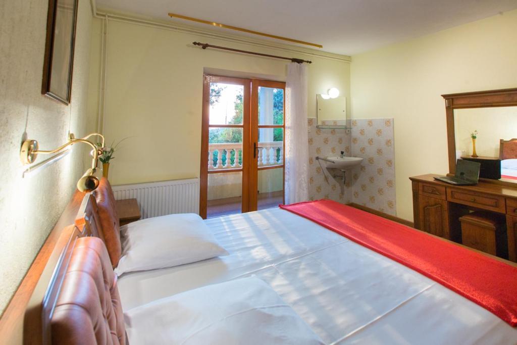 Apartmani Fuza Rab Супетарска-Драга Экстерьер фото